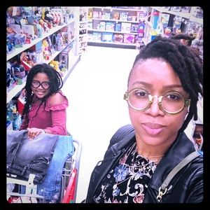 Meet your Posher, Syena